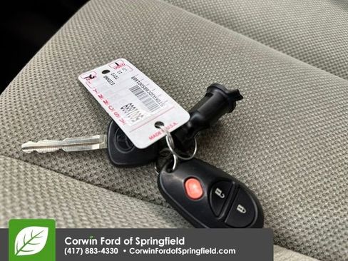 Used 2011 Toyota Sienna Base image 21