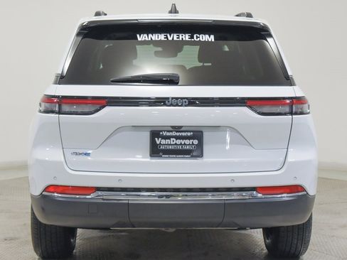 Used 2022 Jeep Grand Cherokee Limited 4xe image 10