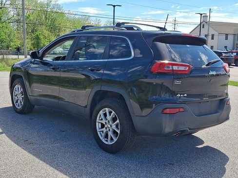 Used 2017 Jeep Cherokee Latitude AWD/4WD image 4
