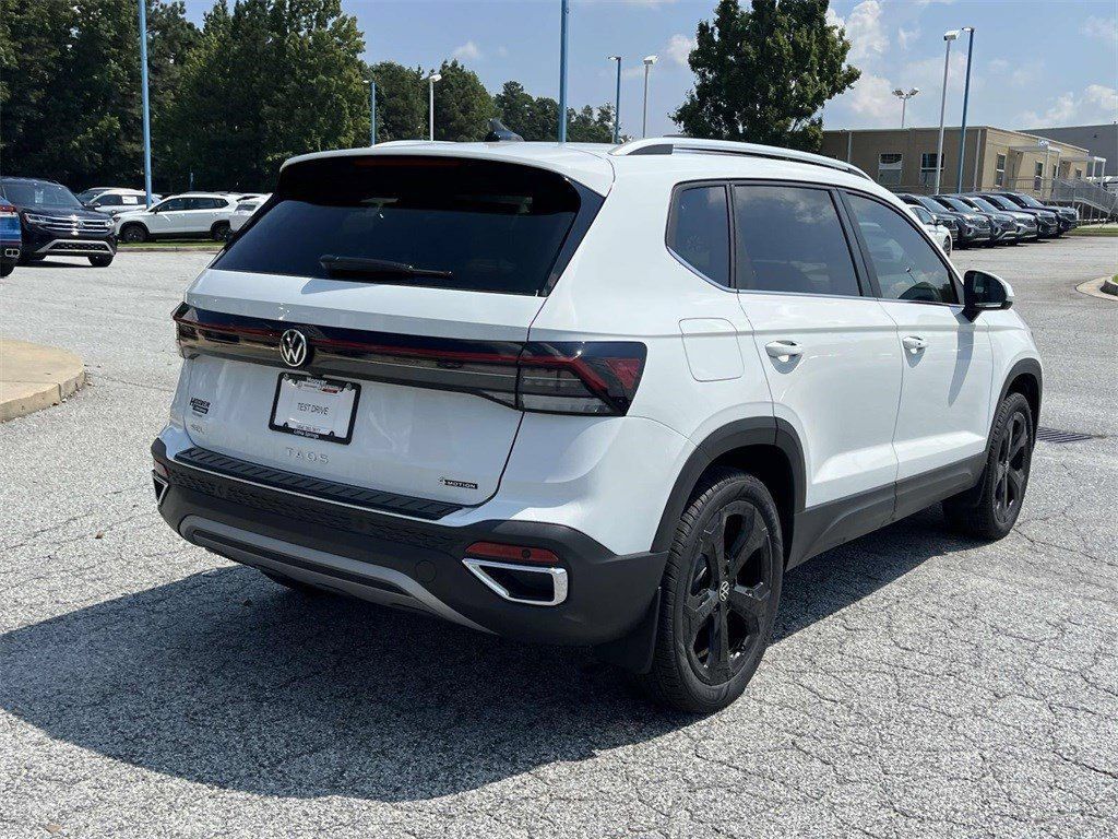 Used 2025 Volkswagen Taos SEL AWD/4WD image 4