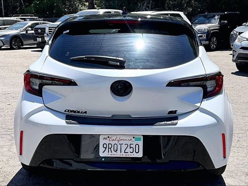 Used 2025 Toyota Corolla Hatchback w/ SE Package FWD image 5