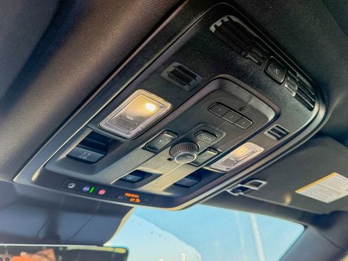 Used 2023 Cadillac Escalade Premium Luxury image 21