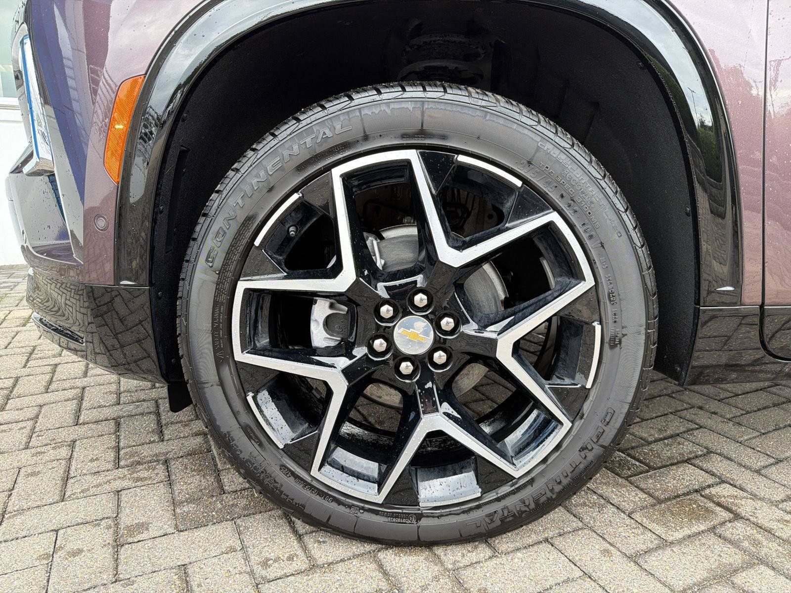Used 2026 Chevrolet Traverse High Country w/ LPO, Floor Liner Package AWD/4WD image 10