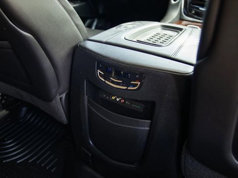 Used 2016 Cadillac Escalade ESV Luxury AWD/4WD image 33
