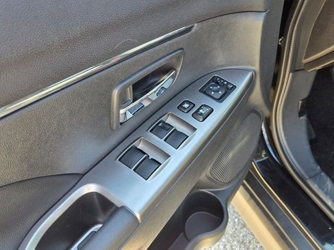 Used 2025 Mitsubishi Outlander Sport AWD image 14