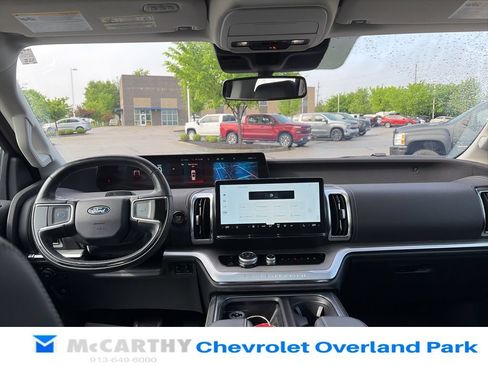 Used 2025 Ford Expedition Platinum AWD/4WD image 57