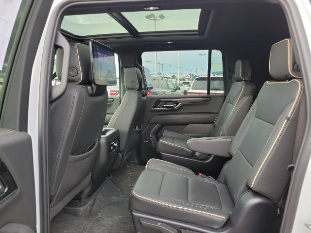 Used 2025 GMC Yukon XL Elevation w/ Elevation Premium Package AWD/4WD image 31