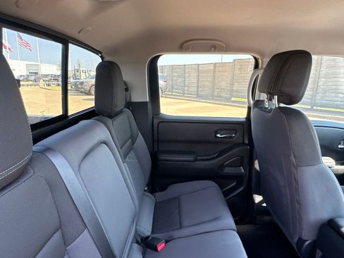 Certified 2025 Nissan Frontier SV w/ Tow Package RWD image 34