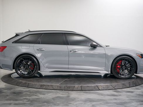 Used 2022 Audi RS 6 w/ Carbon Optic Package image 7
