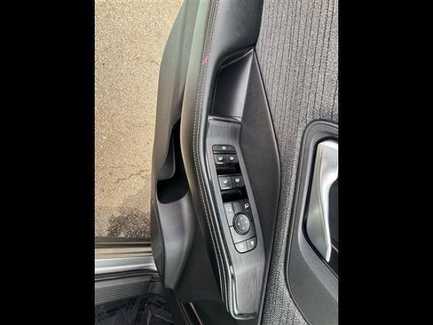 Used 2023 Nissan Rogue SV image 7