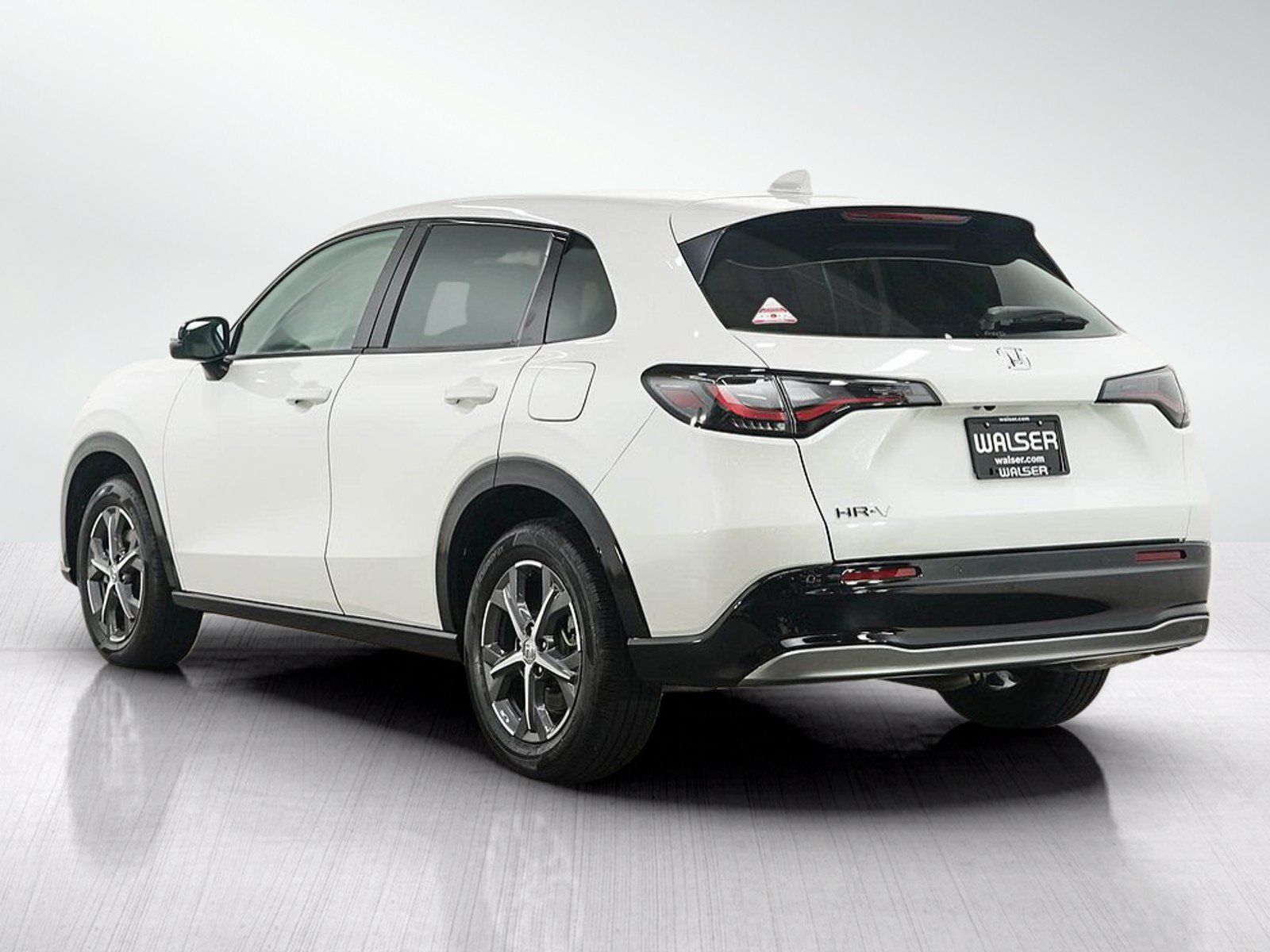 Used 2025 Honda HR-V EX-L image 3