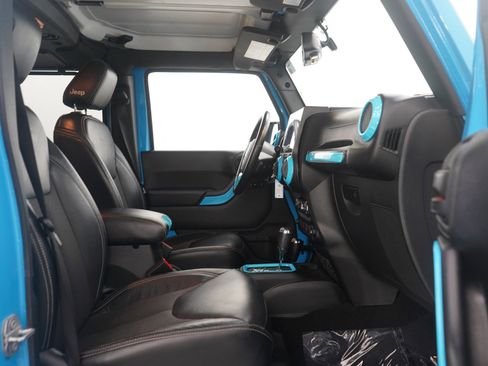 Used 2017 Jeep Wrangler Unlimited Sport image 11