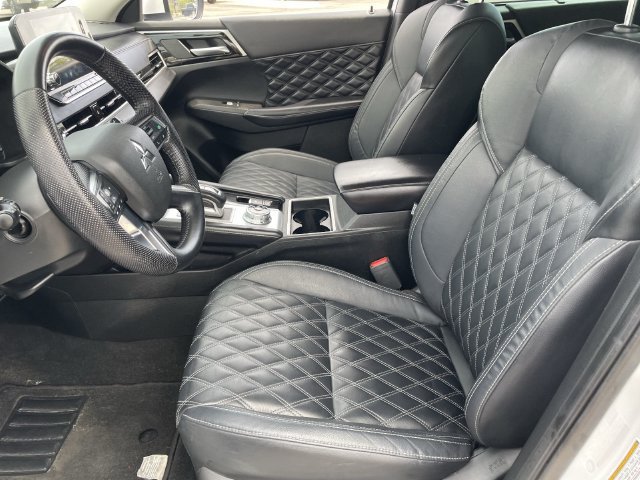 Used 2023 Mitsubishi Outlander SEL FWD image 19
