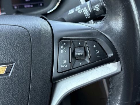 Used 2020 Chevrolet Trax LT w/ LT Convenience Package FWD image 16