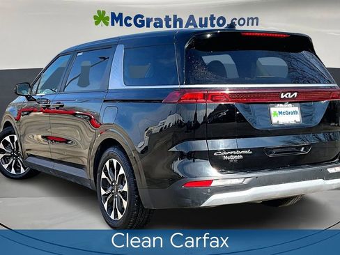 Used 2022 Kia Carnival EX image 4