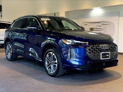 Used 2025 Audi Q5 Premium w/ Convenience Package