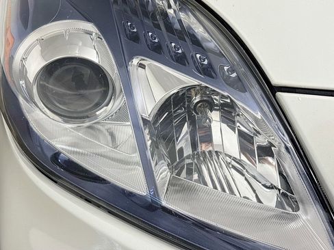 Used 2015 Toyota Prius Prime Plug-In Hybrid image 36