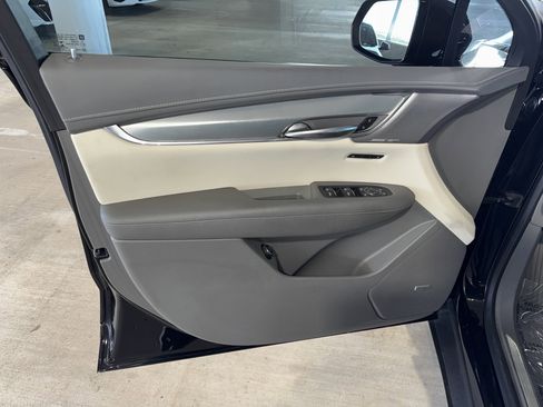 Used 2022 Cadillac XT5 Premium Luxury image 17