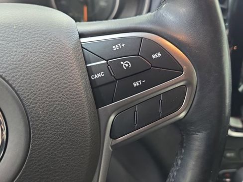 Used 2020 Jeep Cherokee Limited image 19