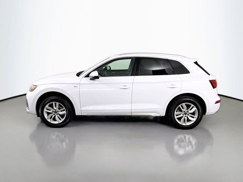 Used 2023 Audi Q5 2.0T Premium w/ Convenience Package image 2