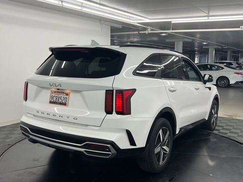 Used 2022 Kia Sorento S w/ Panoramic Sunroof Package image 4