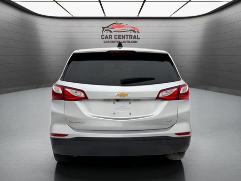 Used 2020 Chevrolet Equinox LS w/ LS Convenience Package image 4