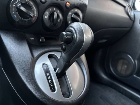 Used 2014 MAZDA MAZDA2 Touring image 23