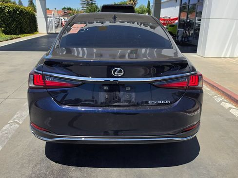 Used 2025 Lexus ES 300h w/ Premium Package FWD image 5
