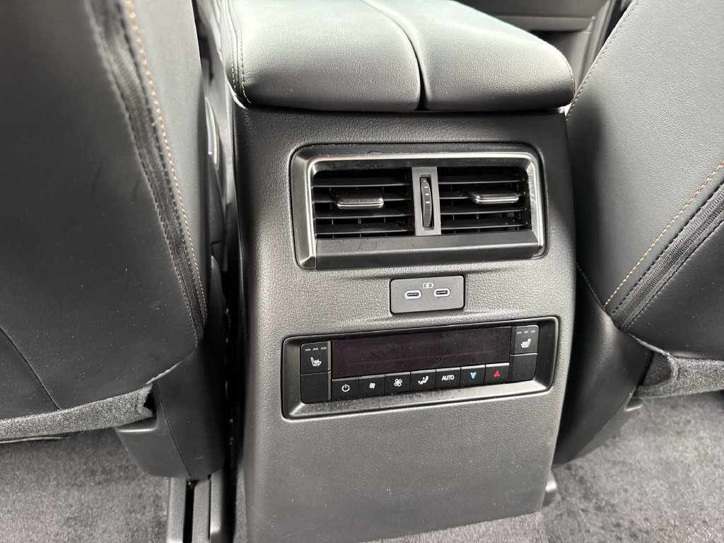 Certified 2025 MAZDA CX-70 Plug-In Hybrid w/ Premium Plus AWD/4WD image 37