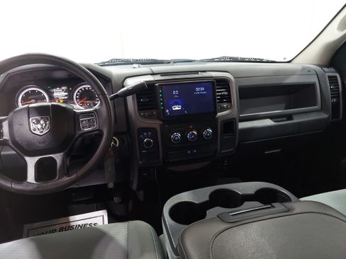 Used 2018 RAM 1500 Express AWD/4WD image 8