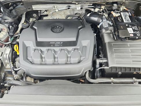 Used 2023 Volkswagen Tiguan SE R-Line image 30