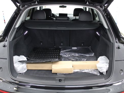 Used 2023 Audi Q5 2.0T Premium w/ Convenience Package image 22