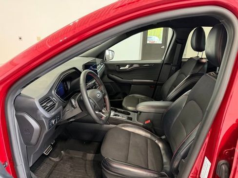 Used 2024 Ford Escape ST-Line w/ Tech Pack #1 AWD/4WD image 12