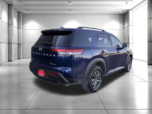 Used 2024 Nissan Pathfinder SV image 7