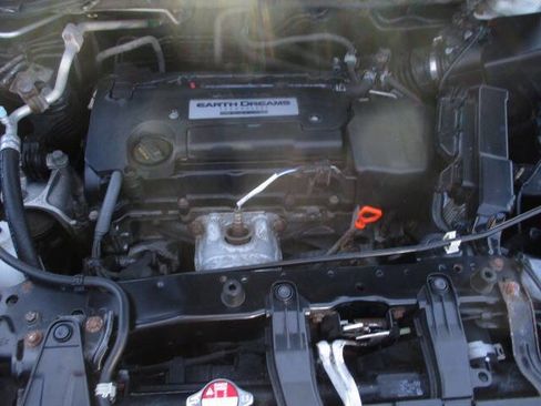 Used 2015 Honda CR-V EX image 16