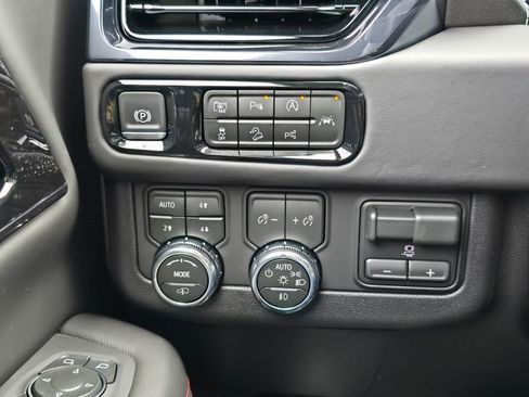 New 2026 GMC Yukon XL AT4 Ultimate AWD/4WD image 19