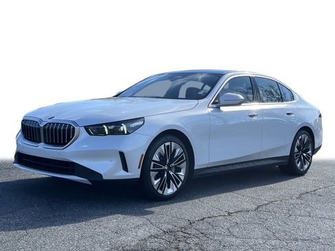 Certified 2025 BMW 530i 530i w/ Premium Package image 23