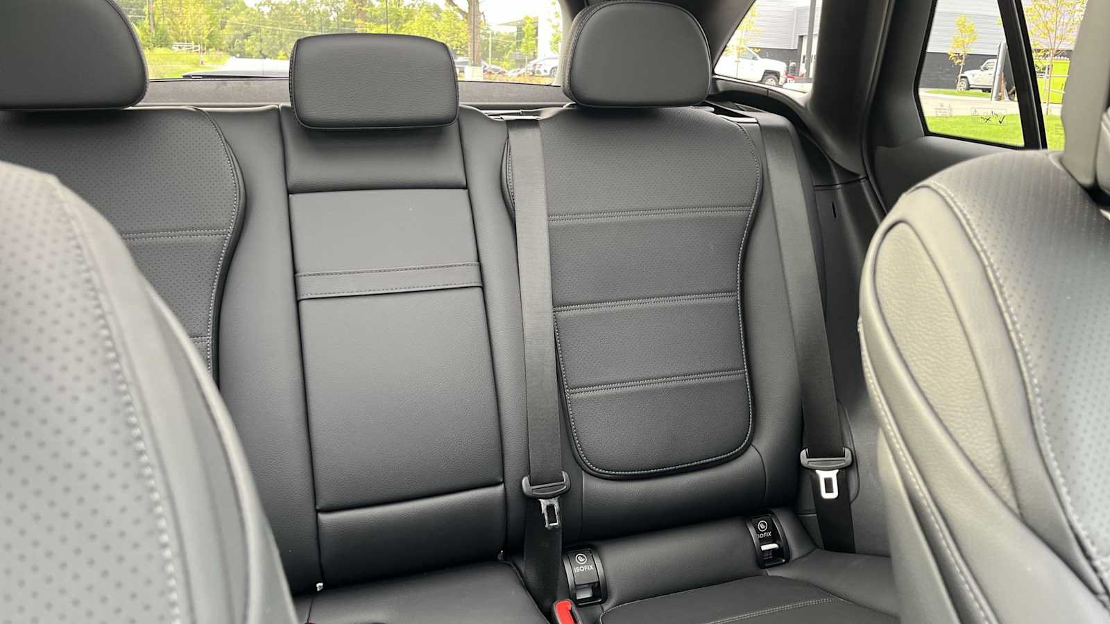 Used 2026 Mercedes-Benz GLC 300 4MATIC image 33
