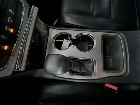 Used 2018 Jeep Grand Cherokee Limited image 25