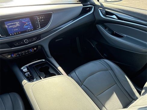 Certified 2022 Buick Enclave Premium image 15