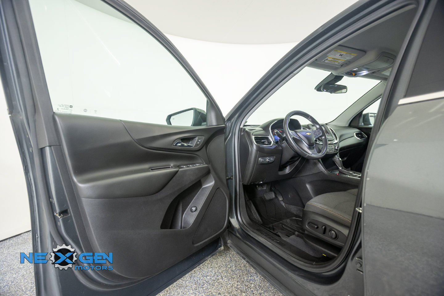 Used 2020 Chevrolet Equinox LT AWD/4WD image 12