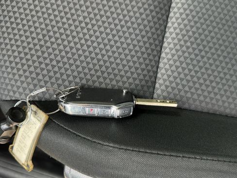 Used 2025 Kia Soul LX w/ LX Technology Package FWD image 21