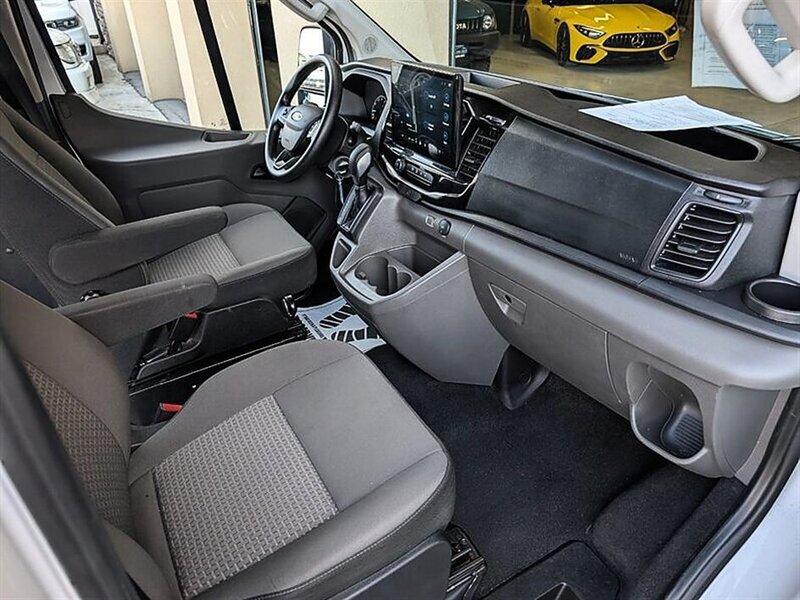 Used 2024 Ford Transit 350 XLT RWD image 4