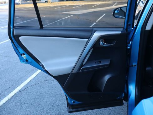 Used 2017 Toyota RAV4 XLE image 24