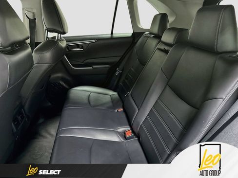 Used 2020 Toyota RAV4 XLE Premium AWD/4WD image 27