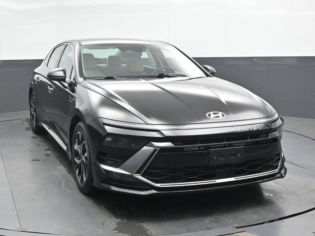 Used 2025 Hyundai Sonata SEL FWD image 4