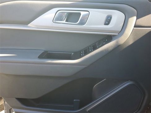 Used 2025 Ford Explorer Active w/ Active Comfort Package image 20