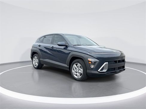 New 2026 Hyundai Kona SE image 2