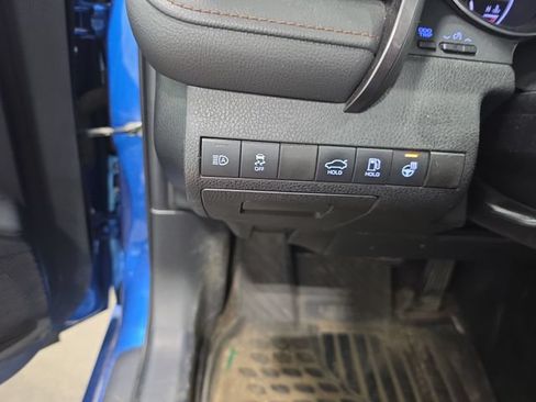 Used 2020 Toyota Camry XLE AWD/4WD image 13