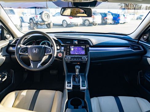 Used 2016 Honda Civic Touring image 24